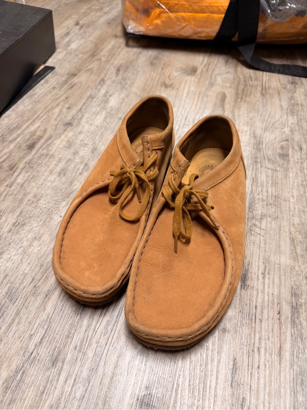 Clarks Men's Suede Chukka Boots in Tan